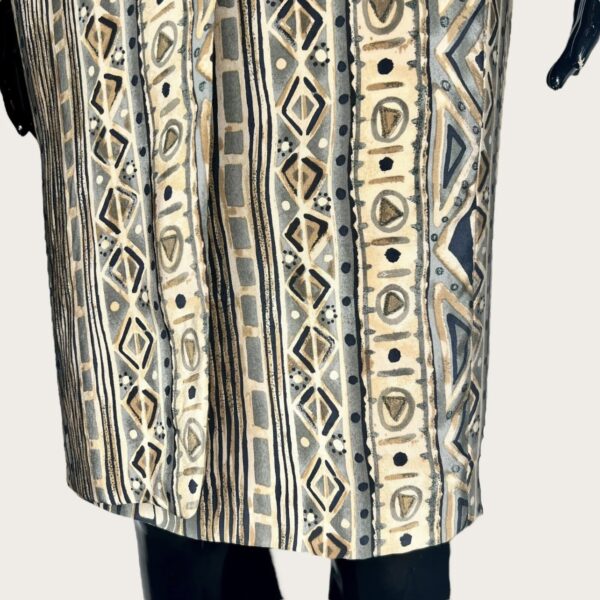 (2XL) Green And Beige Abstract Print Women Short Skirt - Image 4