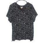(3XL) African Woman Tribal Print Off Black and Ivory V-Neck T-Shirt.
